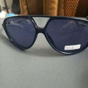 NWT Tommy Hilfiger Mens Sunglasses